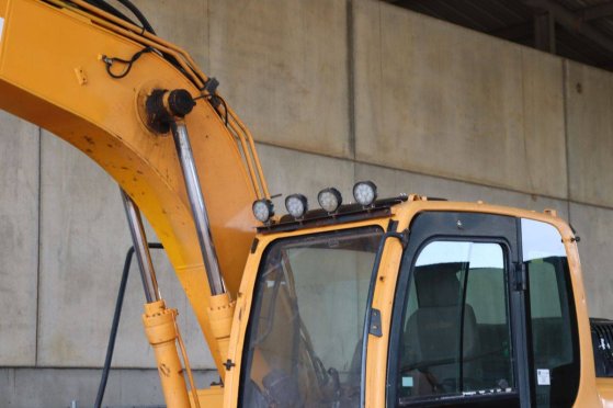 Crawler excavator Hyundai ROBEX140LC-9A Diesel 87kW 2014 ROBEX140LC-9A 2014 2 Crawler Excavators image 15