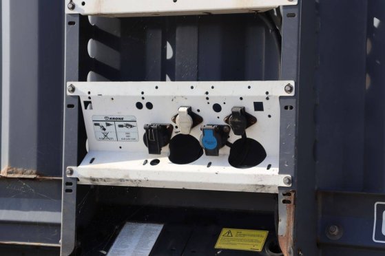 Closed Semi-Trailer Krone SD 41000kg 2016 SD 2016 2 Box semi-trailers image 15
