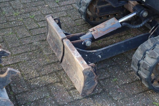 Mini excavator Bobcat E10Z Diesel 7.5kW 2019 E10Z 2019 2 image 15