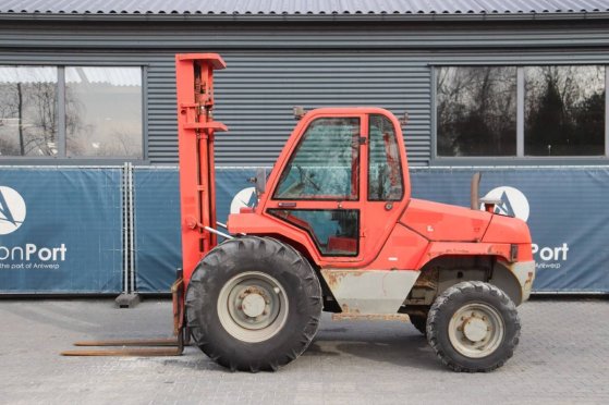Ruw-terreinheftruck Manitou M26-4 Diesel 2600kg 2012 M26-4 2012 2 Rough Terrain Forklift image 2