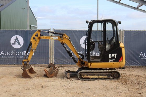 Mini excavator Caterpillar 301.7D Diesel 14kW 2017 301.7D 2017 2 image 2