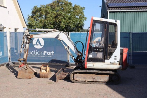 Rupsgraafmachine Takeuchi TB025 Diesel 26pk TB025 2 Crawler Excavators image 2