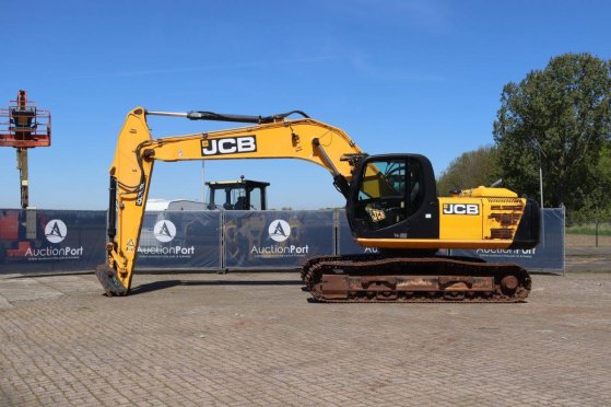 Crawler excavator JCB JS200LCT4i Diesel 129kW 2015 JS200LC-T4i 2015 2 Crawler Excavators image 2