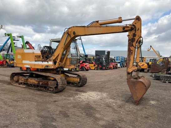 Crawler excavator Liebherr R900B Diesel 1988 R900B 1988 2 Crawler Excavators image 2