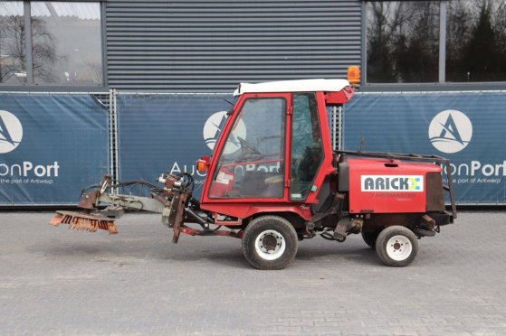 Sweeper Toro GROUNDMASTER 4000D Diesel 2008 Toro GROUNDMASTER 4000D 2008 2 image 17