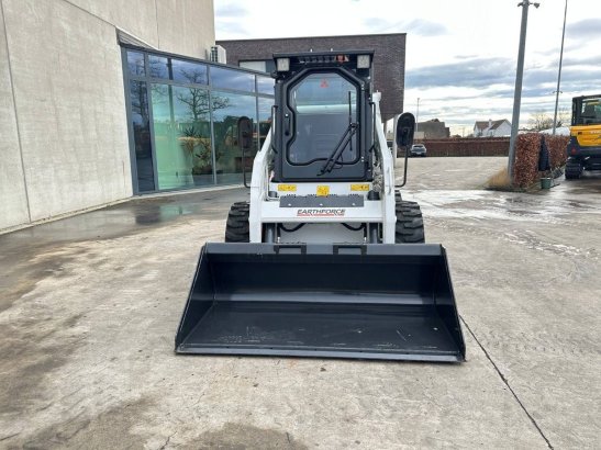 Skid steer loader Bobcat D18-C4 Diesel 2026 S18-C4 2026 2 Wheel Loaders image 2