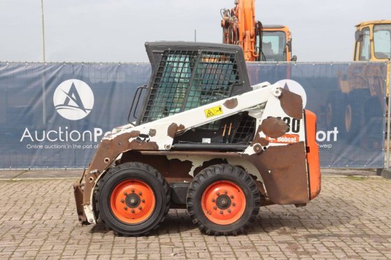 Skid steer loader Bobcat S130 Diesel 36kW 2014 S130 2014 2 Wheel Loaders image 2