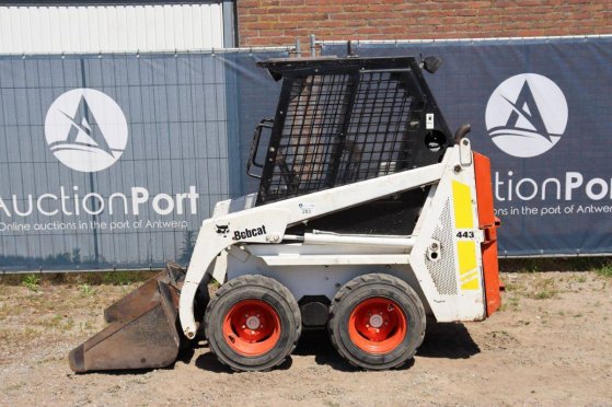 Skid steer loader Bobcat 443 Diesel 443 2 Wheel Loaders image 2