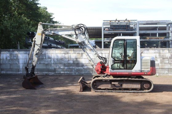 Crawler excavator Takeuchi TB175 Diesel 43.5kW 2003 TB175 2003 2 Crawler Excavators image 2