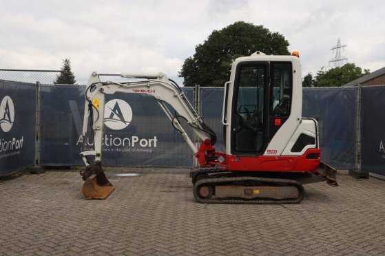 Mini excavator Takeuchi TB225 Diesel 16.5kW 2018 TB225 2018 2 image 2