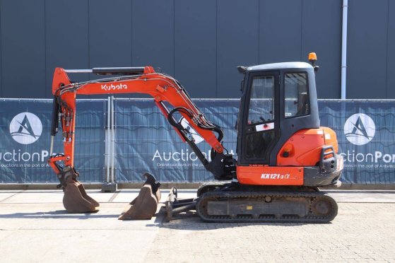 Crawler excavator Kubota KX121-3α Diesel 29.4kW 2015 KX121-3α 2015 2 Crawler Excavators image 2