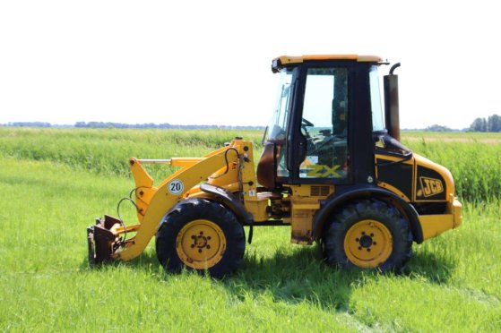 Wheel loader JCB SLP407 Diesel 57.5kW 2004 SLP 407 2004 2 Wheel Loaders image 2