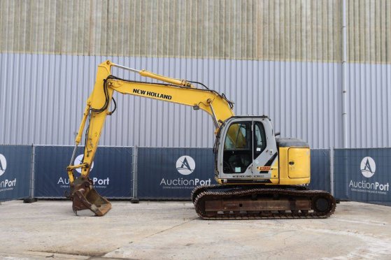 New Holland Kobelco E135BSR-2 Crawler Excavator Diesel 69.2kW 2008 Kobelco E135BSR-2 2008 2 Crawler Excavators image 2