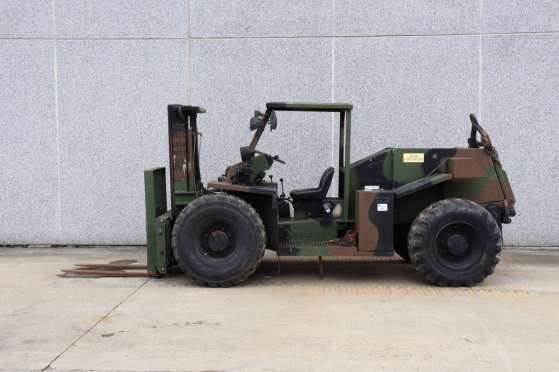 Forklift Case MHE270 Diesel 1800kg 7.3m 1996 MHE270 1996 2 Forklift image 2