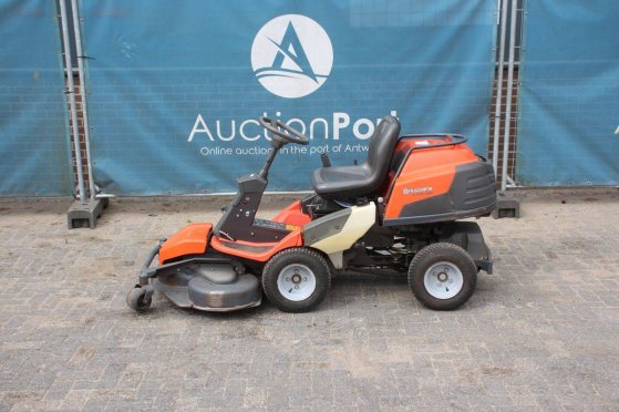Husqvarna R 418Ts AWD Petrol Ride-on Mower (Margin) R 418Ts AWD 2014 2 image 17