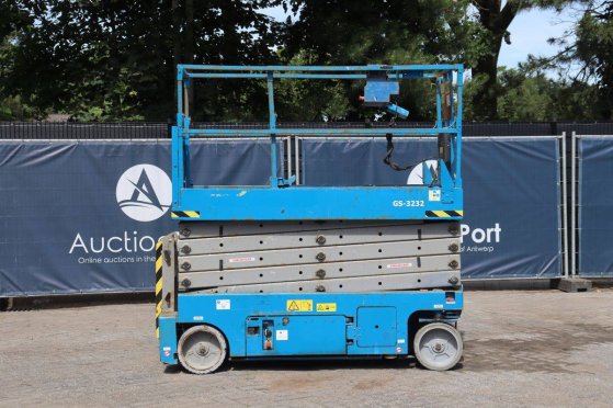 Scissor lift Genie GS-3232 Electric 227kg 11.75m 2007 GS-3232 2007 2 Scissor Lifts image 2