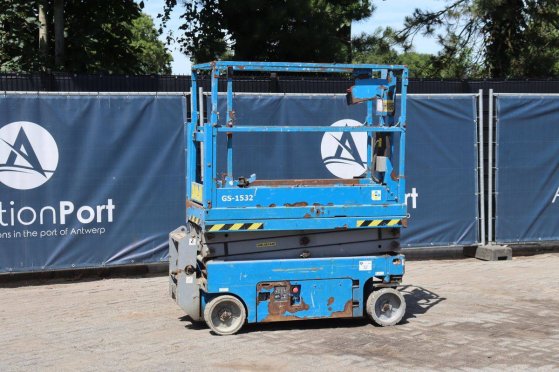Scissor Lift Genie GS-1532 Electric 272kg 6.40m 2014 GS-1532 2014 2 Scissor Lifts image 2
