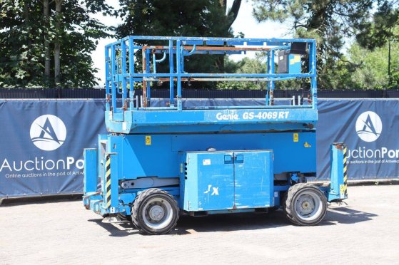 Scissor Lift Genie GS-4069 RT Diesel 363kg 14.12m 2014 GS-4069 RT 2014 2 Scissor Lifts image 2