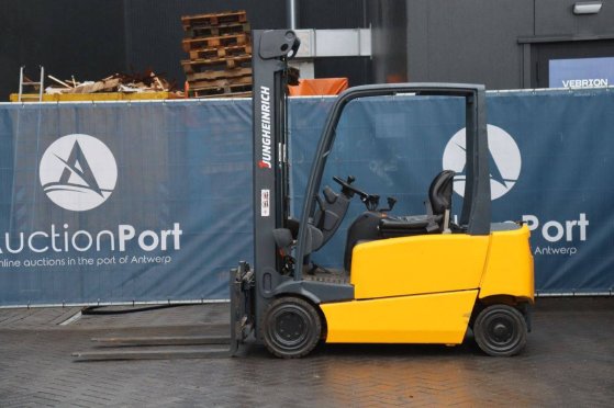 Forklift Jungheinrich EFG 320 Electric 2000kg 5.0m 2004 EFG 320 2004 2 Forklift image 2