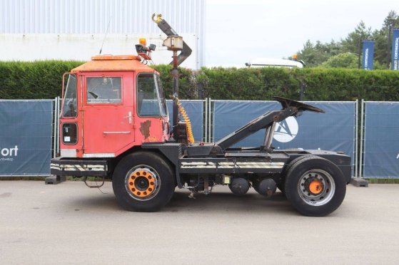 Terminal Tractor DAF Diesel 1990 Terminal Trekker 1990 2 image 2