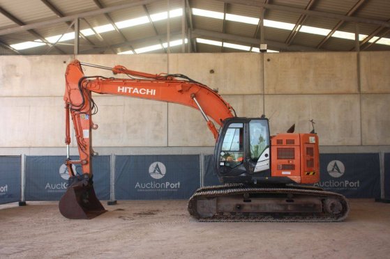 Crawler excavator Hitachi ZX225USLC-5B Diesel 122kW 2014 ZX225USLC-5B 2014 2 Crawler Excavators image 2