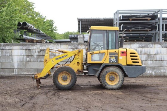 Komatsu WA 75-3 Diesel Wheel Loader 2002 848 2002 2 Wheel Loaders image 2