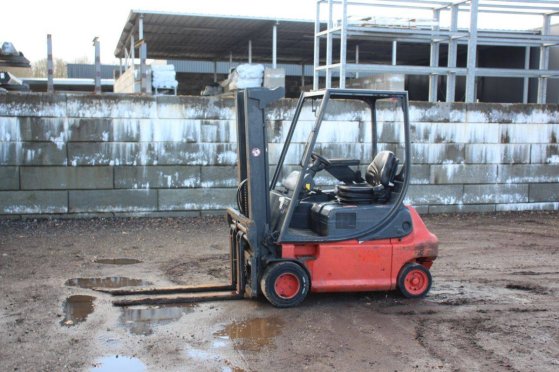 Linde E20P-02 Electric Forklift 2000kg 4.47m 2004 E20P-02 2004 2 Forklift image 2