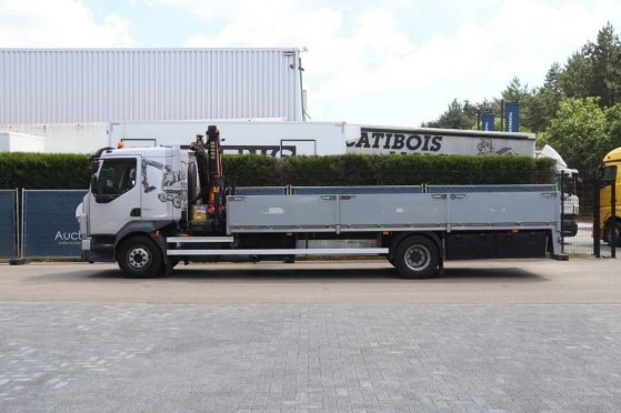 Volvo FL 240 Diesel Crane Truck 2011 FL 240 2011 2 Crane trucks image 17