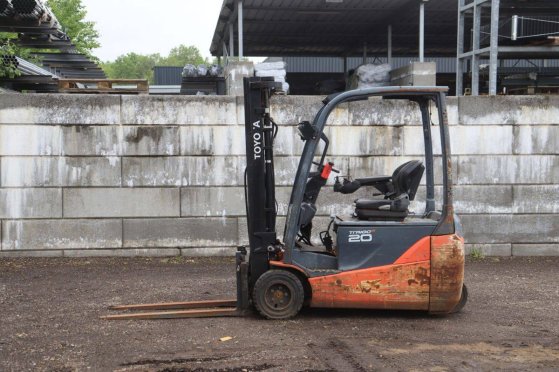 Forklift Toyota TRAIGO 20 Electric 2000kg TRAIGO 20 2 Forklift image 2