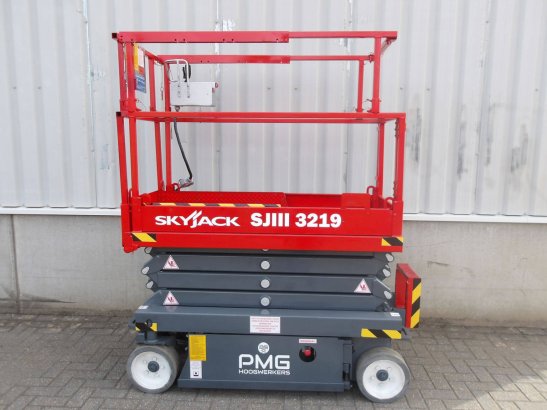 SkyJack SJ3219 Electric Scissor Lift 7.81m 2017 Skyjack SJ3219 2017 2 Scissor Lifts image 2