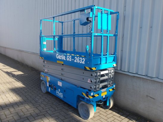 Genie GS-2632 Electric Scissor Lift 9.92m 2016 GS-2632 2016 2 Scissor Lifts image 2