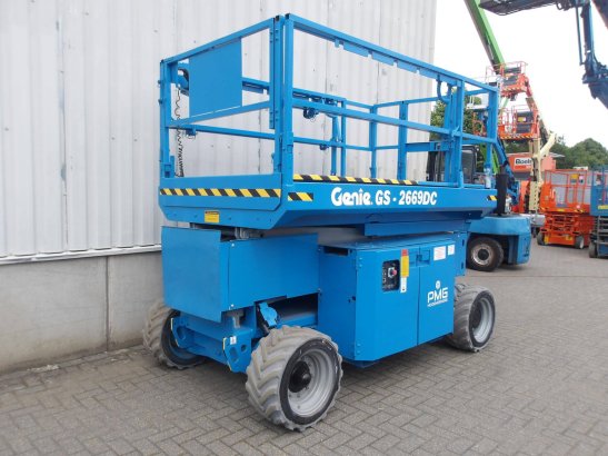 Scissor Lift Genie GS-2669DC Electric 10m 2013 GS-2669DC 2013 2 Scissor Lifts image 2