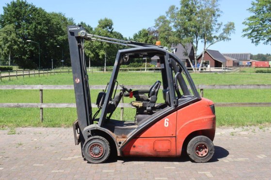 Linde H25 Diesel Forklift 2500kg H25 2 Forklift image 2