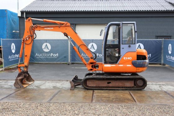 Crawler excavator Hitachi EX40-2 Diesel 26.5kW 2000 EX40-02 2000 2 Crawler Excavators image 2