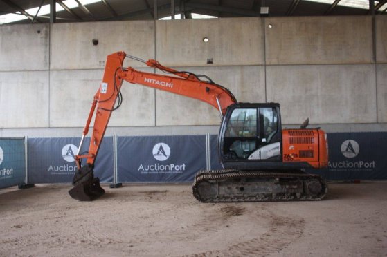 Crawler excavator Hitachi ZX130LCN-5B Diesel 23.4kW 2016 ZX130LCN-5B 2016 2 Crawler Excavators image 2