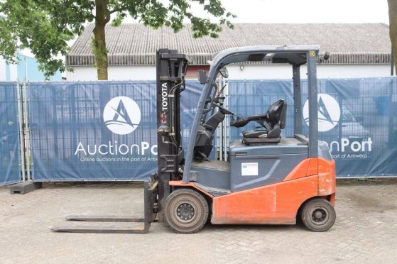 Toyota 8FBMKT25 Electric Forklift 2500kg 4.7m 2016 9998 2016 2 Forklift image 2