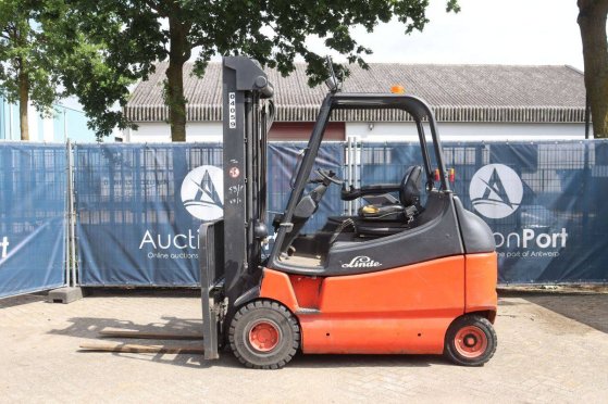 Linde E25/600-02 Electric Forklift 2500kg 2000 E25/600-02 2000 2 Forklift image 17