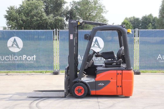 Linde E16C-02 Electric Forklift 1600kg 4.0m 2017 E16C-02 2017 2 Forklift image 2