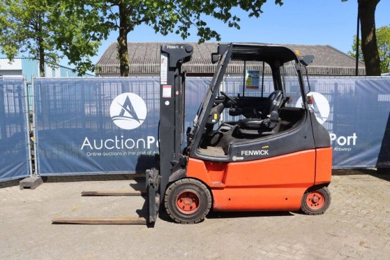 Linde E30-600 Electric Forklift 3000kg 7.0m 2008 E30 2008 2 Forklift image 2
