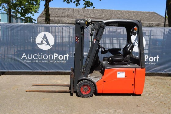 Linde E16-01 Electric Forklift 1600kg 2011 E16-01 2011 2 Forklift image 2