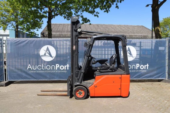 Linde E16 Electric Forklift 1600kg 4m E16 2 Forklift image 17