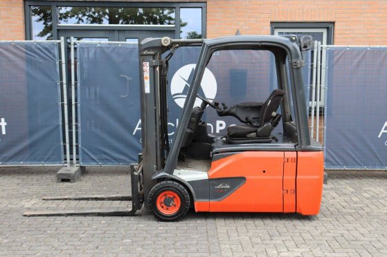Linde E16L-02 Electric Forklift 1600kg 2020 E16L-02 2020 2 Forklift image 2