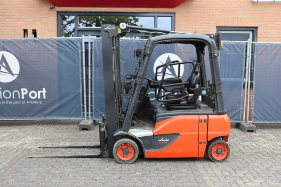 Linde E16P-02 Electric Forklift 1600kg 4.0m 2018 E16P-02 2018 2 Forklift image 2
