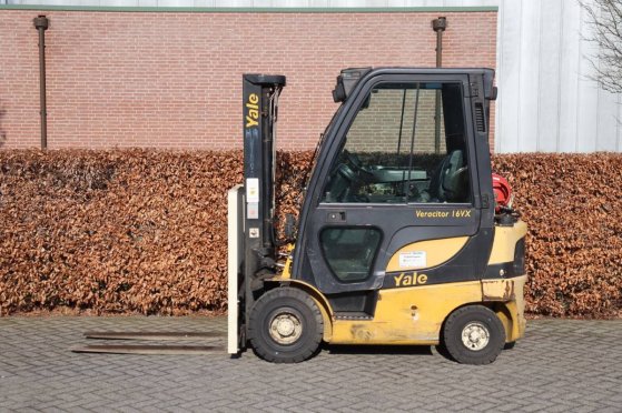Forklift Yale GLP16VX LPG 1600kg 3.21m 2014 GLP16VX 2014 2 Forklift image 2