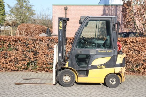 Forklift Yale GLP16VX LPG 1600kg 3.21m 2014 GLP16VX 2014 2 Forklift image 2