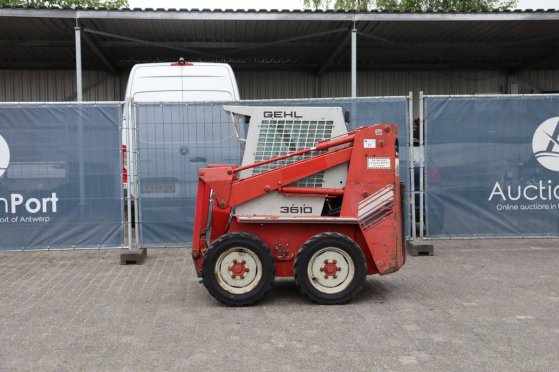 Skid steer loader Gehl SL 3610 Diesel 25kW Gehl SL 3610 2 Wheel Loaders image 2
