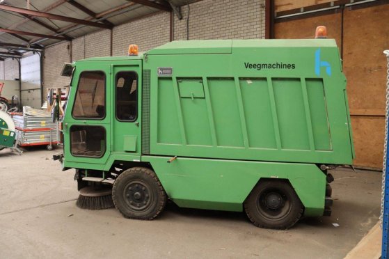 Hofmans HMF400 Diesel Sweeper hofmans HMF400 2 image 17