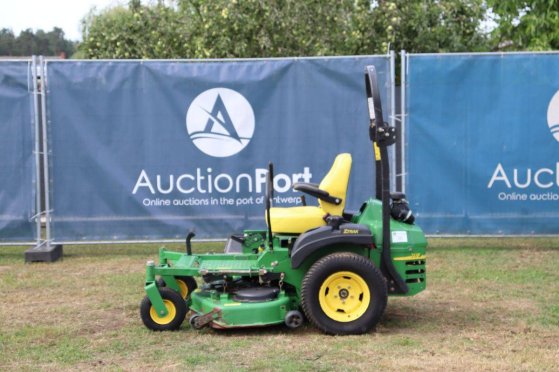John Deere ZTRAK 717E Petrol Ride-on Mower 14.2kW John Deere ZTRAK 717E 2 image 17