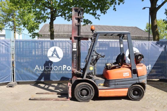 Forklift Toyota 25 LPG 2500kg 4.5m 25 2 Forklift image 32