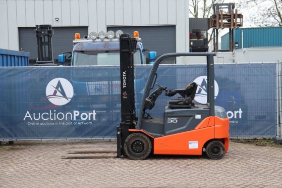 Toyota 8FBMKT30 Electric Forklift 3000kg 3.7m 2013 8FBMKT30 2013 2 Forklift image 32